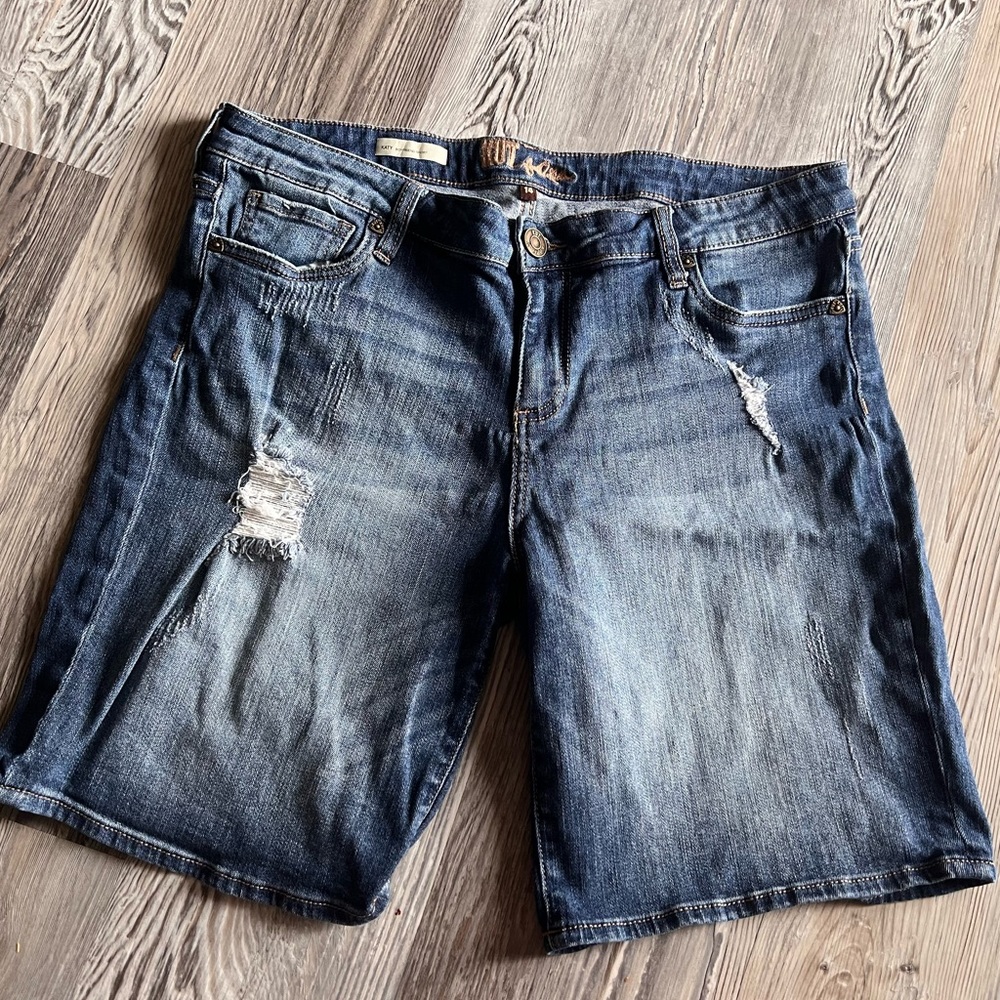 Kut from the kloth Katy boyfriend shorts